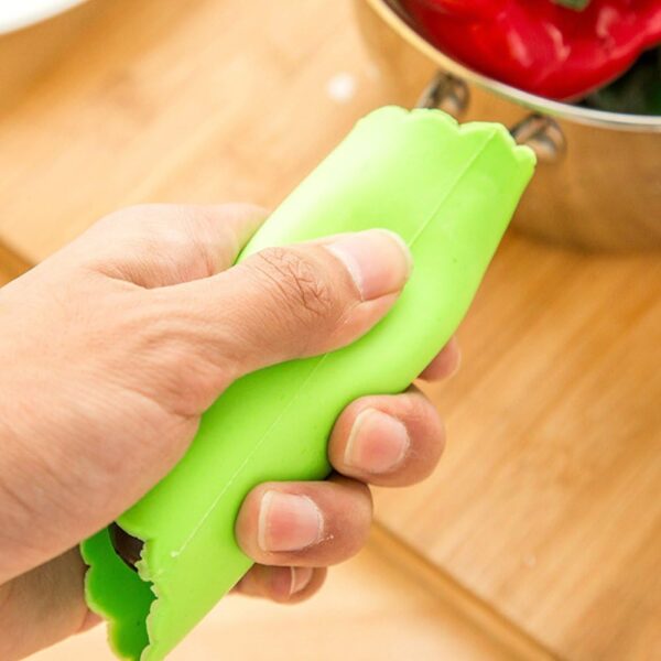 Garlic Peeler, Silicone Garlic Roller Peeling Tube Tool for Useful Kitchen Tools, 3PCS Random Color - Image 5